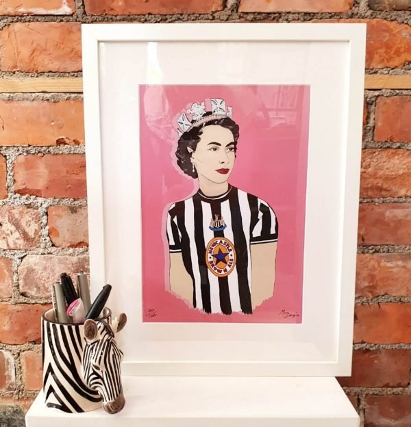 HM The Queen Geordie Print
