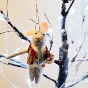 A felt mouse to hang on the Christmas tree. This smart little mouse is holding a bottle and wearing a chequered waistcoat and blue tie