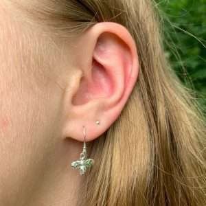 A lovely pair of sterling silver drop earrings with a lovely bumble bee design.