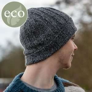 Recycled men’s grey beanie hat with chunky ribbed knit and turn up. Made from recycled yarn