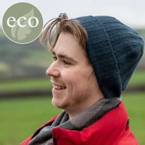 Recycled men’s teal beanie hat with chunky ribbed knit and turn up. Made from recycled yarn