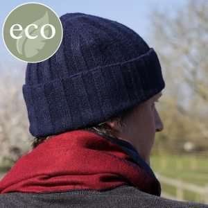 Recycled men’s midnight blue beanie hat with chunky ribbed knit and turn up. Made from recycled yarn