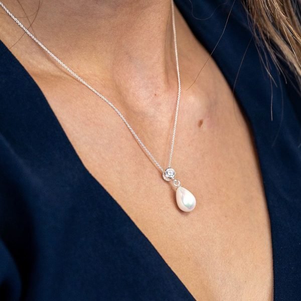 Sterling silver shell pearl droplet pendant