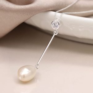 Freshwater Pearl Pendant and Chain