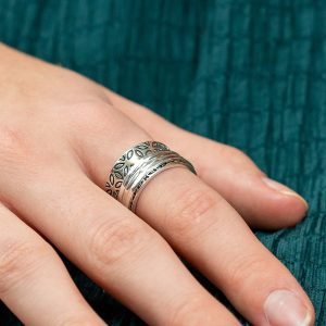 Alternative view of Sterling Silver Embossed Spinning Ring