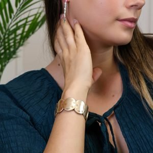 Alternative view of Golden worn disc stretch bracelet