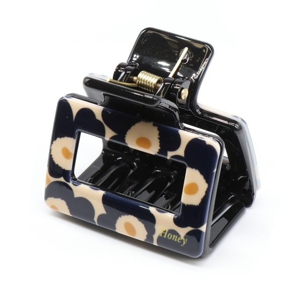Retro Print Medium Claw Clip