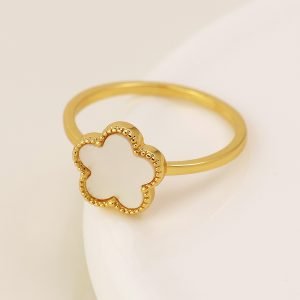 gold clover motif ring